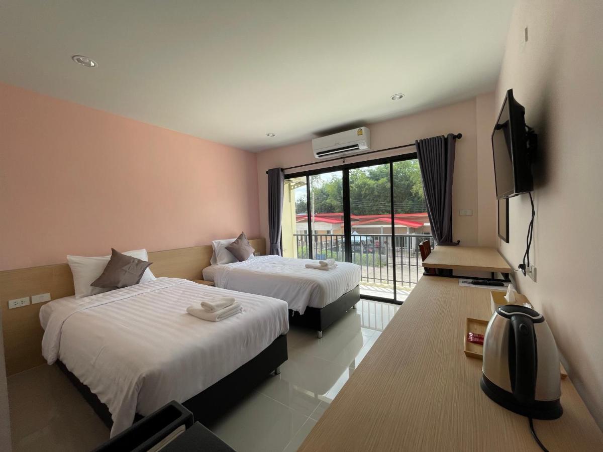 โรงแรมนิยม เอสทีเอ็น 2 - Niyom Stn 2 Hotel Ban Phue Exterior foto